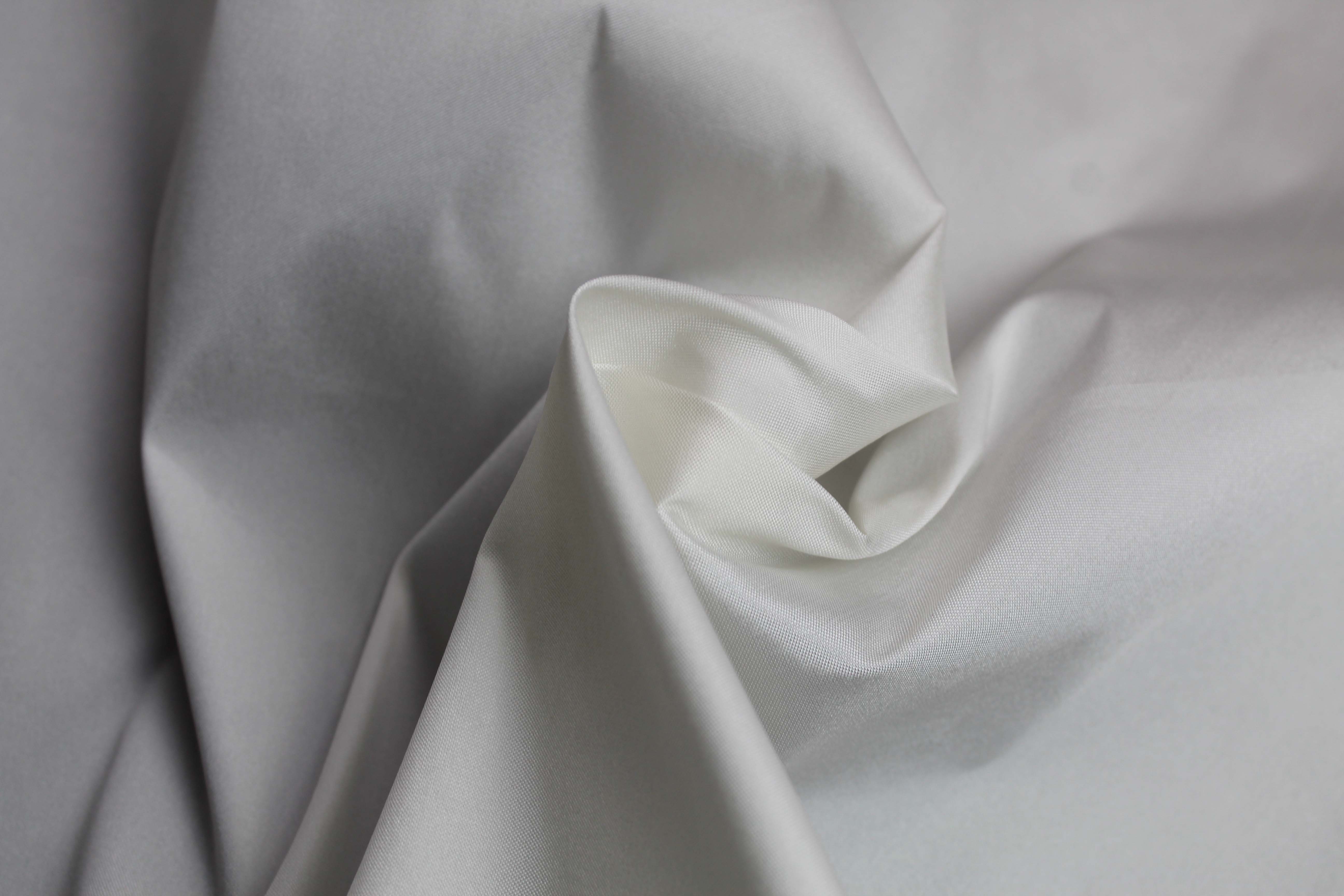 POLY TAFFETA - P IVORY (1002)